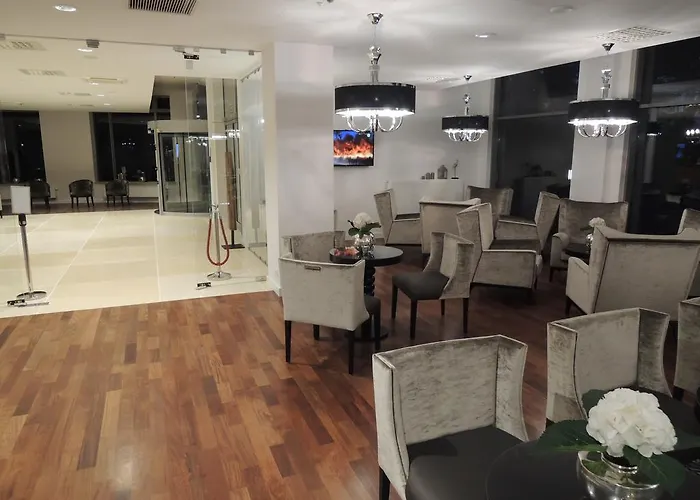 アパート Diune & コウォブジェク